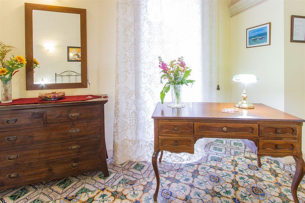 B&B Casa Li Santi Lecce Bagian luar foto