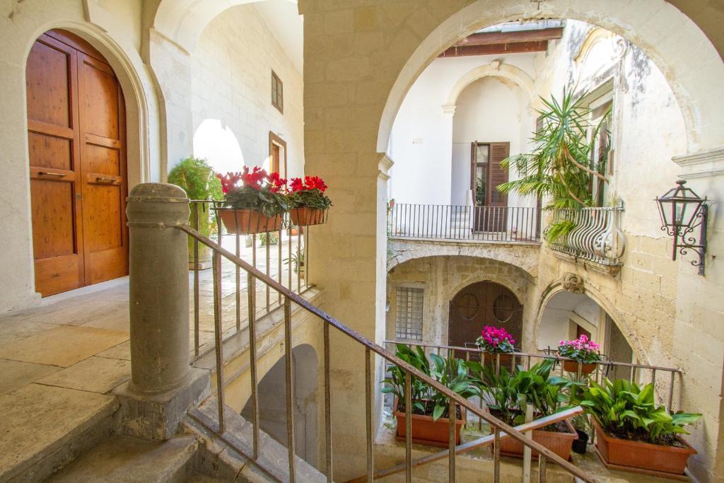 B&B Casa Li Santi Lecce Bagian luar foto